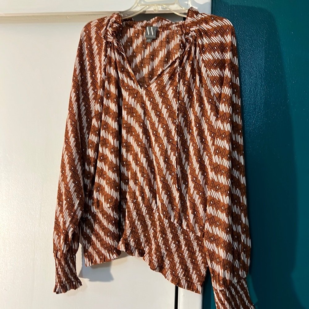 EUC. Worthington Geometric Print Blouse